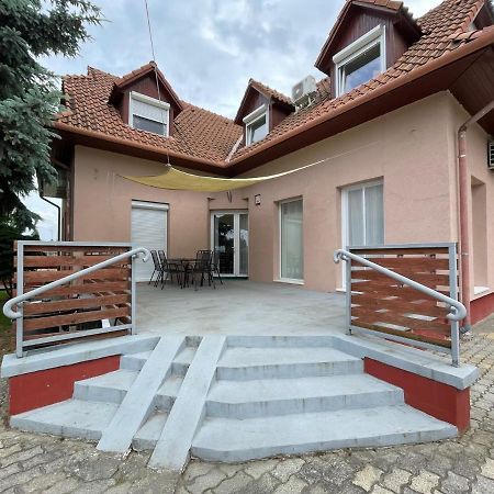 Sunshine Apartman Apartment Balatonboglar Bagian luar foto