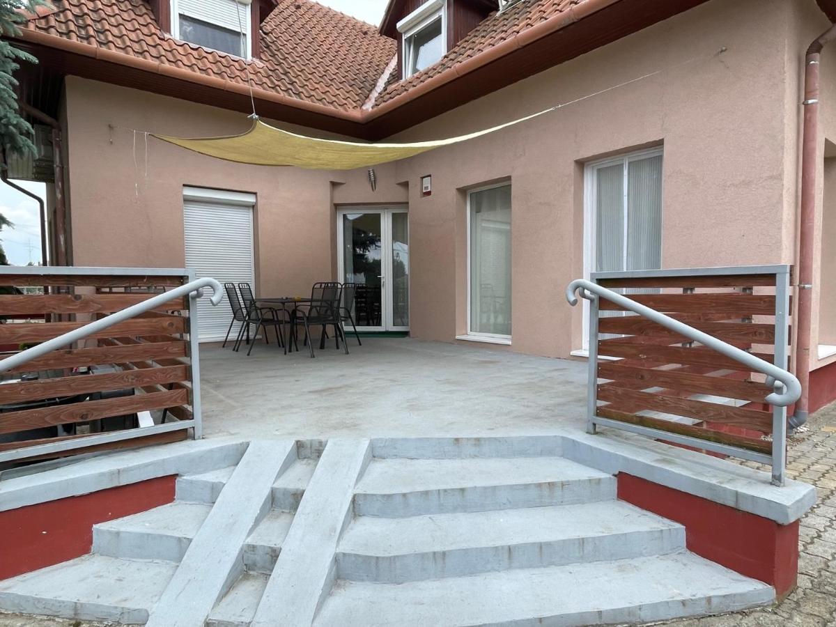 Sunshine Apartman Apartment Balatonboglar Bagian luar foto