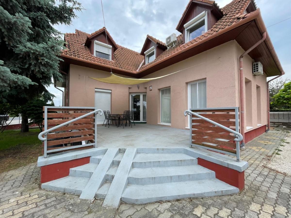 Sunshine Apartman Apartment Balatonboglar Bagian luar foto