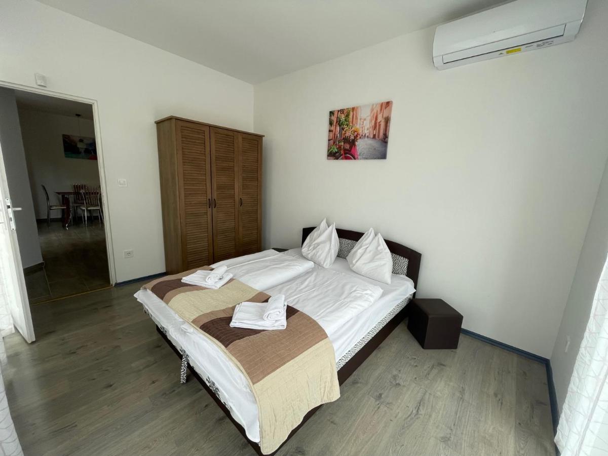 Sunshine Apartman Apartment Balatonboglar Bagian luar foto